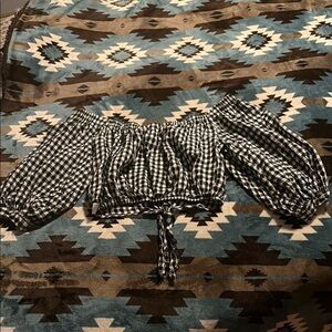 Off the shoulder crop